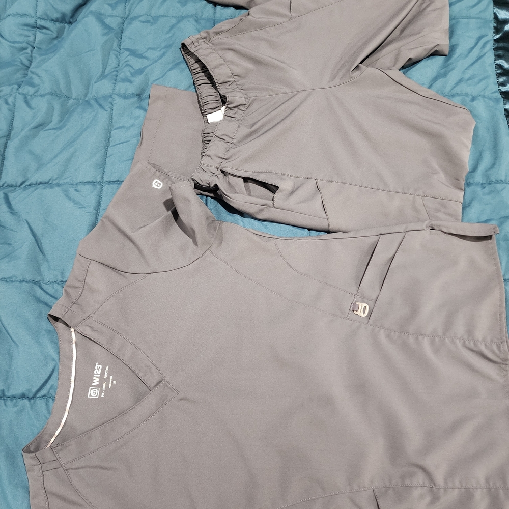 W123 Gray Scrub Set